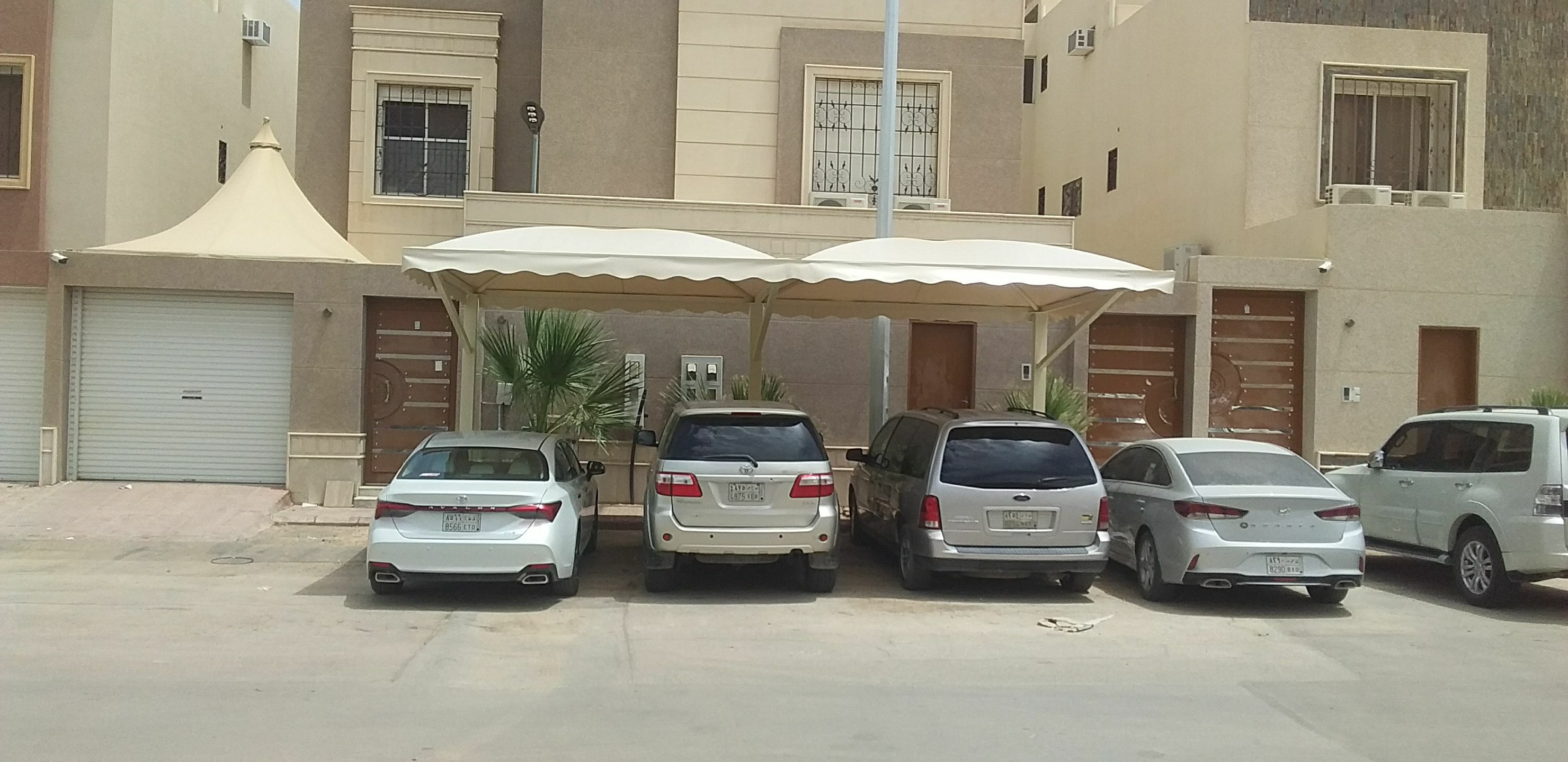 مظلات اعمال الاقتصاد